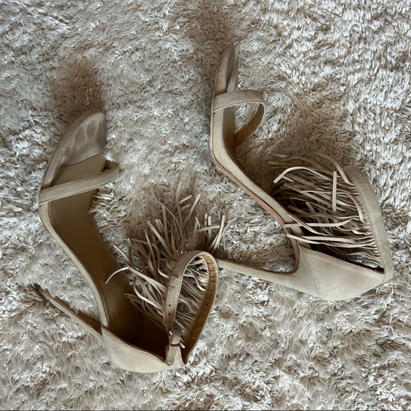 Stuart Weitzman Lovefringe sandals, size 9.5 - Picture 2 of 6